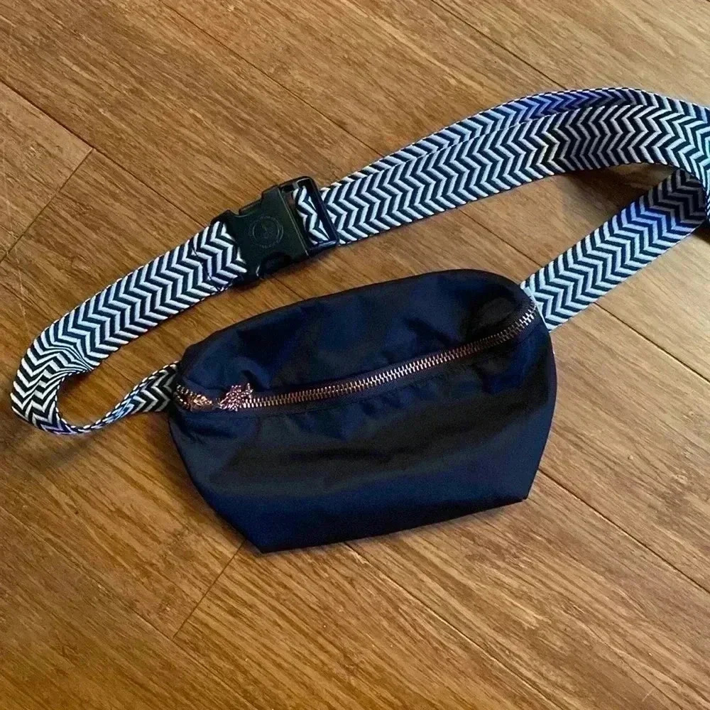 Oak and Reed black Fanny pack/belt bag - black - black/white adjustable strap